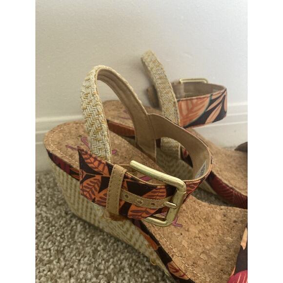 Skechers Hawaiian Floral Aloha Cork Wedge Sandals Heels Women 9 Buckle - Picture 4 of 13